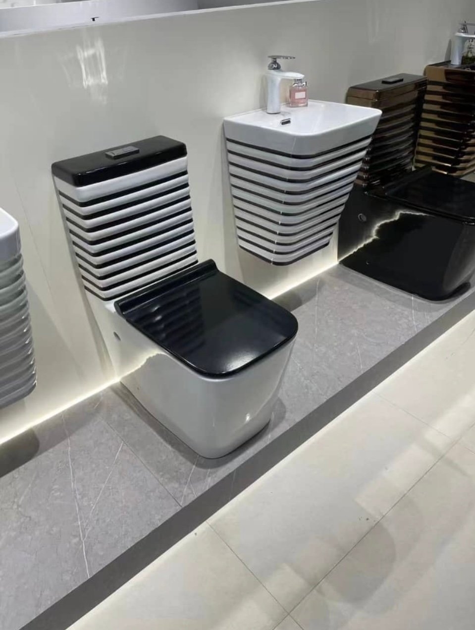 Prem Toilet Set
